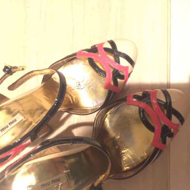 miumiu(ミュウミュウ)のミュウミュウお値下げ レディースの靴/シューズ(ハイヒール/パンプス)の商品写真
