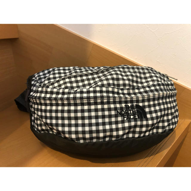 THE NORTH FACE(ザノースフェイス)の【美品】North Faceノースフェイス ウェストバッグ 軽量 NM07106 メンズのバッグ(ウエストポーチ)の商品写真