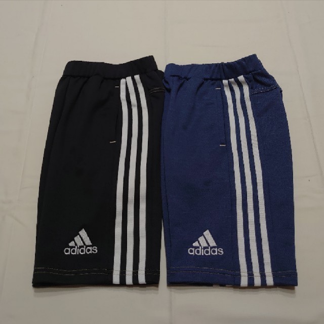 adidas(アディダス)のアディダスキッズハーフパンツ2枚セット120cm青黒 キッズ/ベビー/マタニティのキッズ服男の子用(90cm~)(パンツ/スパッツ)の商品写真