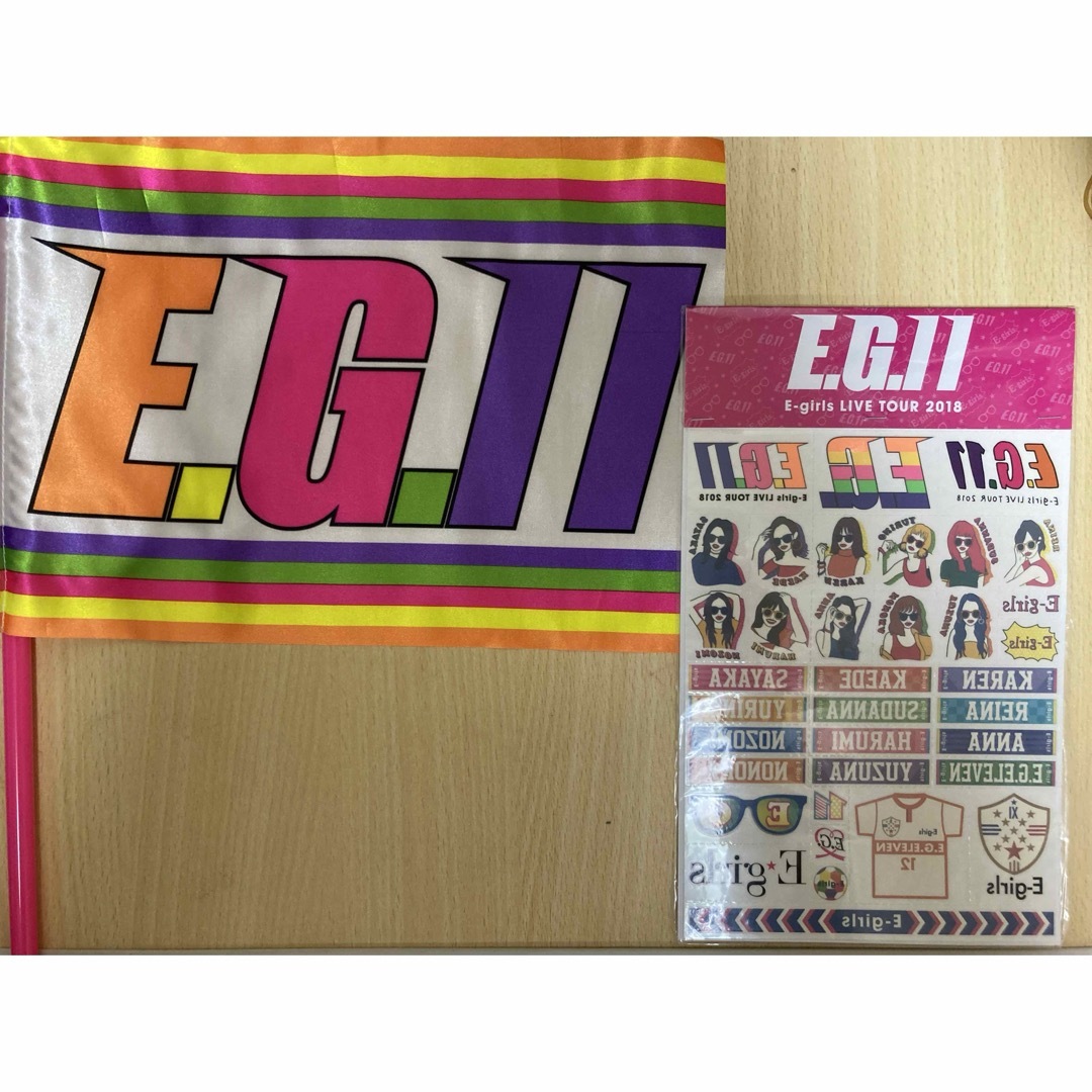 E-girls(イーガールズ)の【ゆ様専用】【限定品】E-girls 楓　フラッグ　旗 エンタメ/ホビーのタレントグッズ(アイドルグッズ)の商品写真