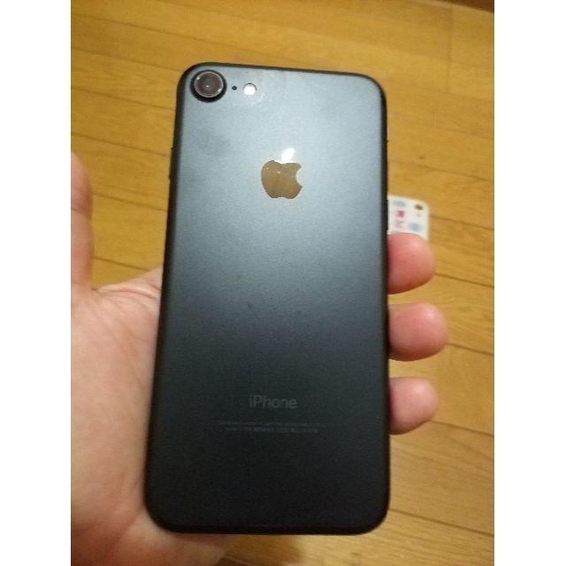 Apple(アップル)のiphone7 32GB ブラック　SIMフリー国内版　アクティベーション解除済 スマホ/家電/カメラのスマートフォン/携帯電話(スマートフォン本体)の商品写真