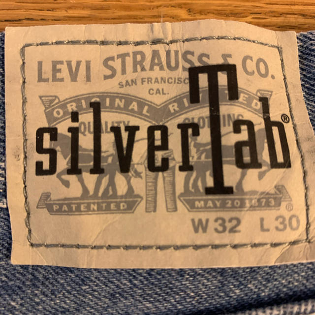 【メーカー包装済】 Levi's BAGGY リーバイス　Levi's シルバータブ　silverTab - デニム/ジーンズ
