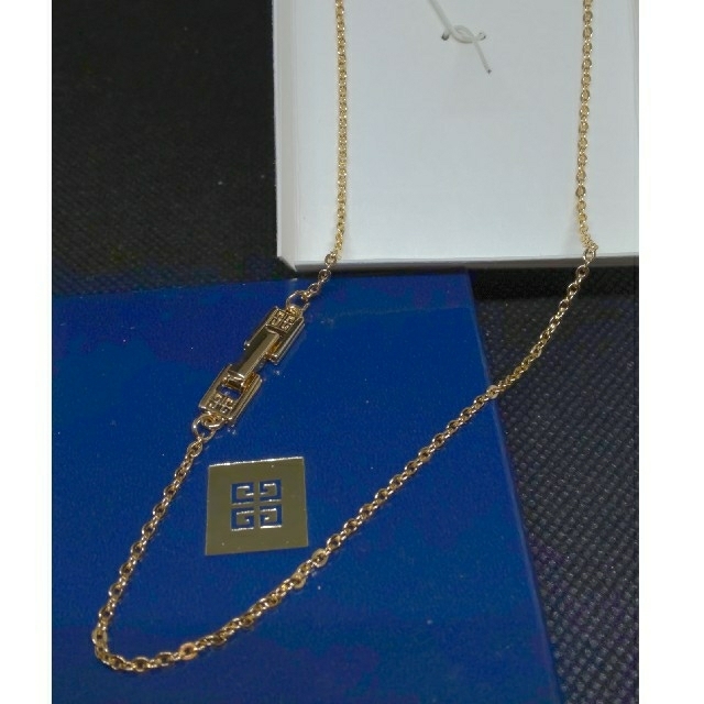 GIVENCHY(ジバンシィ)のちい様 専用！！【GIVENCHY ネックレス】 レディースのアクセサリー(ネックレス)の商品写真