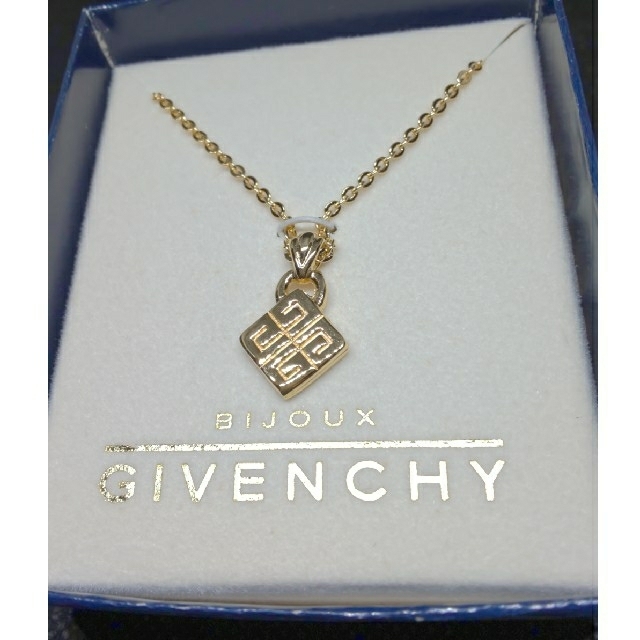 GIVENCHY(ジバンシィ)のちい様 専用！！【GIVENCHY ネックレス】 レディースのアクセサリー(ネックレス)の商品写真