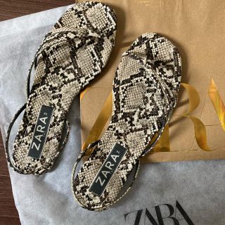 ザラ(ZARA)の【値下げ】Zaraサンダル(サンダル)