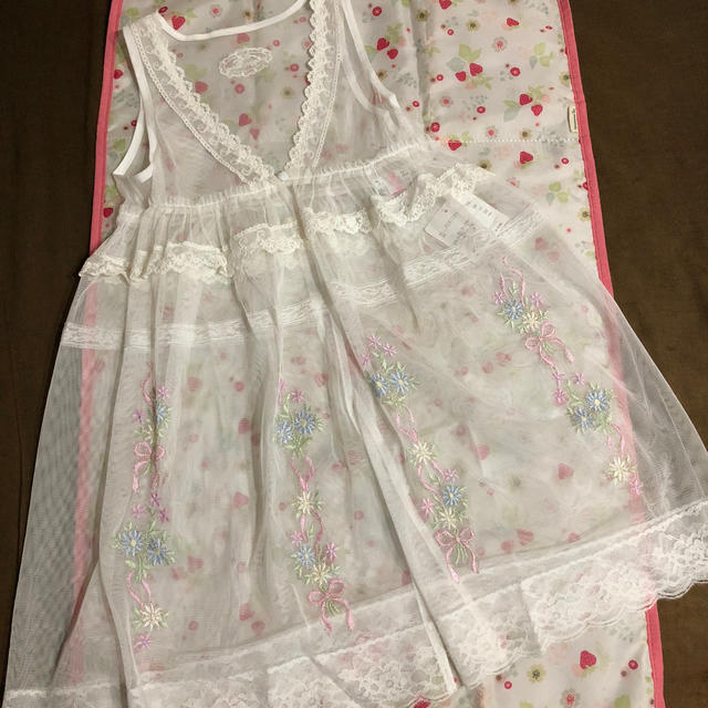 mezzo piano(メゾピアノ)の未使用  mezzo piano  ジレ  Ｓ(110〜120) キッズ/ベビー/マタニティのキッズ服女の子用(90cm~)(その他)の商品写真