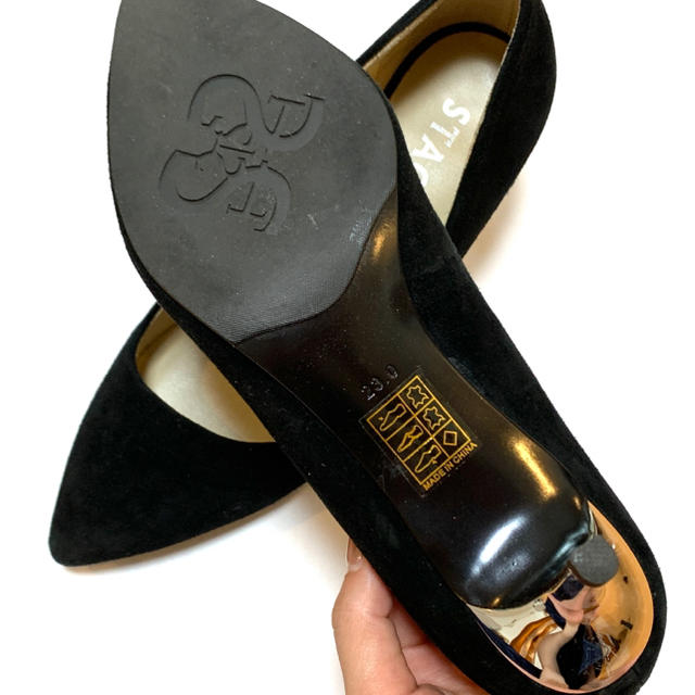 staccato 黒スエードパンプス 23cm レディースの靴/シューズ(ハイヒール/パンプス)の商品写真