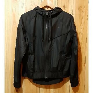 ナイキ(NIKE)の最値定価11000円!新品!ナイキ ウインドブレーカー ナイロンパーカー 黒 S(パーカー)