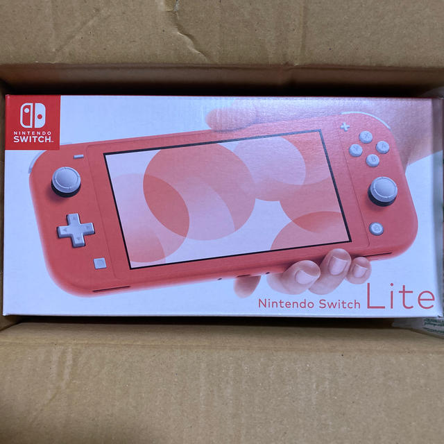 Nintendo Switch(ニンテンドースイッチ)のNintendo Switch Lite コーラルピンク　 エンタメ/ホビーのゲームソフト/ゲーム機本体(携帯用ゲーム機本体)の商品写真