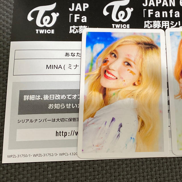 大特価放出！ 券 TWICE TWICE ハイタッチ券 サナ- タレントグッズ