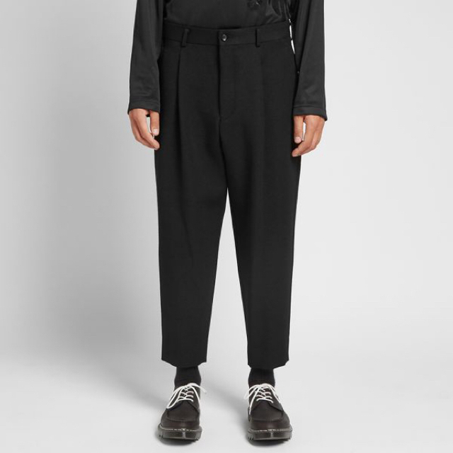 サイズMCOMME des GARCONS HOMME PLUS ポリ縮2タックパンツ - スラックス サイズMCOMME des GARCONS HOMME PLUS ポリ縮2タックパンツ - スラックス