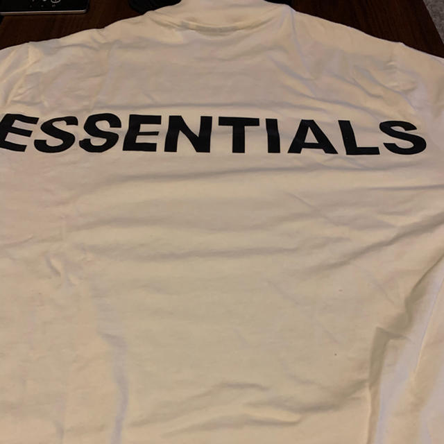 FEAR OF GOD(フィアオブゴッド)の【入手困難】FOG essentials ロンT メンズのトップス(Tシャツ/カットソー(七分/長袖))の商品写真