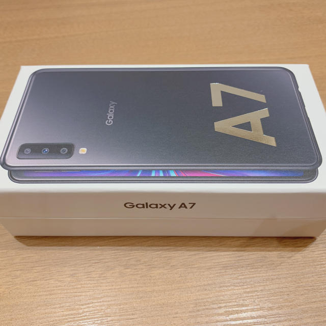 GALAXY A7 SIMフリー　ブラック　64GB