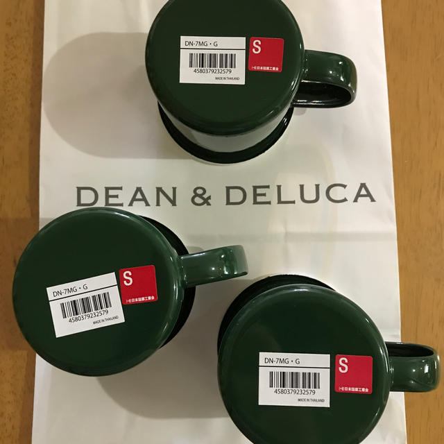 DEAN & DELUCA(ディーンアンドデルーカ)のDEAN&DELUCA マグカップ　ホーロー3個 インテリア/住まい/日用品のキッチン/食器(容器)の商品写真