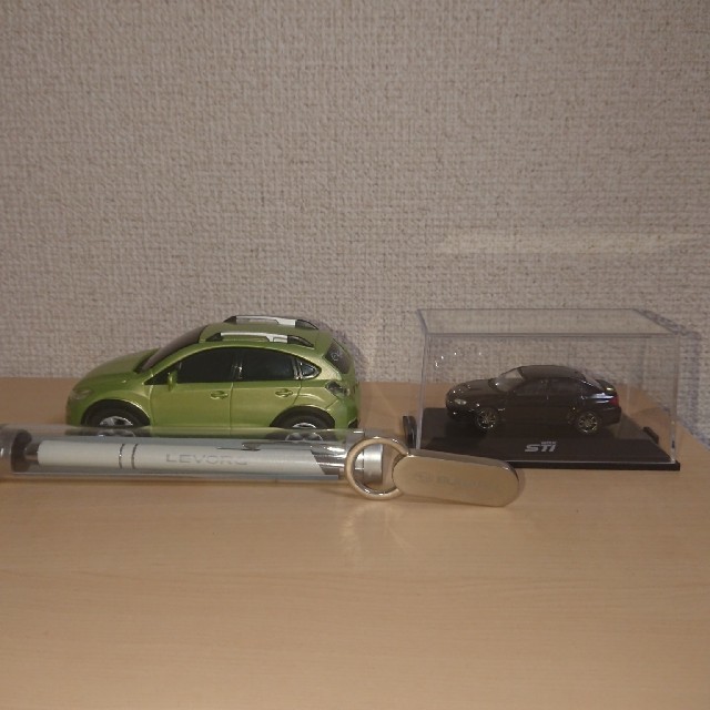 スバル(スバル)のスバル XV HYBRID 光るぶつからないミニカー エンタメ/ホビーのおもちゃ/ぬいぐるみ(ミニカー)の商品写真