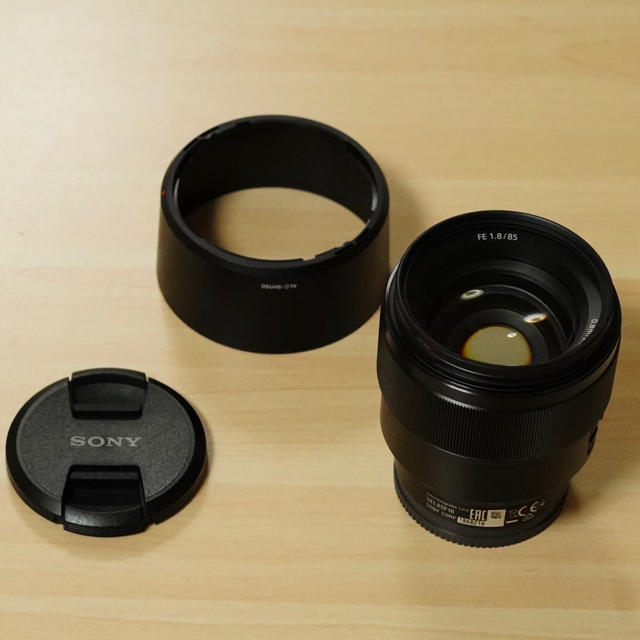 SONY(ソニー)のソニー SONY SEL85F18 FE 85mm F1.8 ソニーEマウント スマホ/家電/カメラのカメラ(レンズ(単焦点))の商品写真