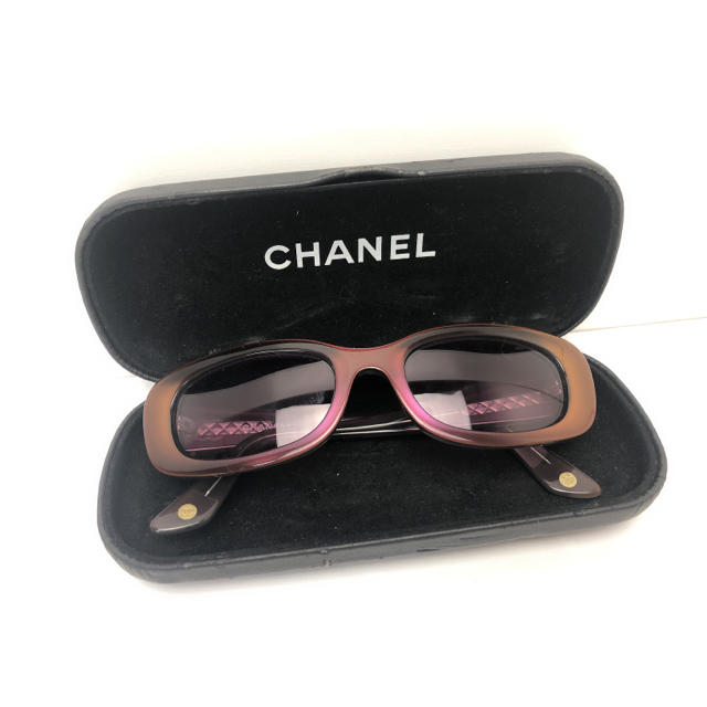 CHANEL(シャネル)のA103 CHANEL シャネル サングラス ブラウン ケース付き レディースのファッション小物(サングラス/メガネ)の商品写真