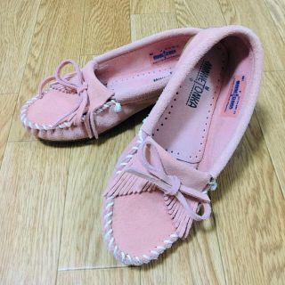 ミネトンカ(Minnetonka)のMINNETONKA ミネトンカ　モカシン　ピンク　サイズ6(スリッポン/モカシン)