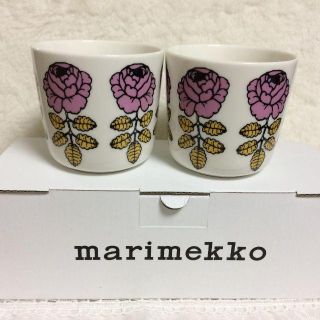 マリメッコ(marimekko)の【新品】マリメッコ　ヴィヒキルース　ピンク×イエロー　ラテマグ　ペア(グラス/カップ)