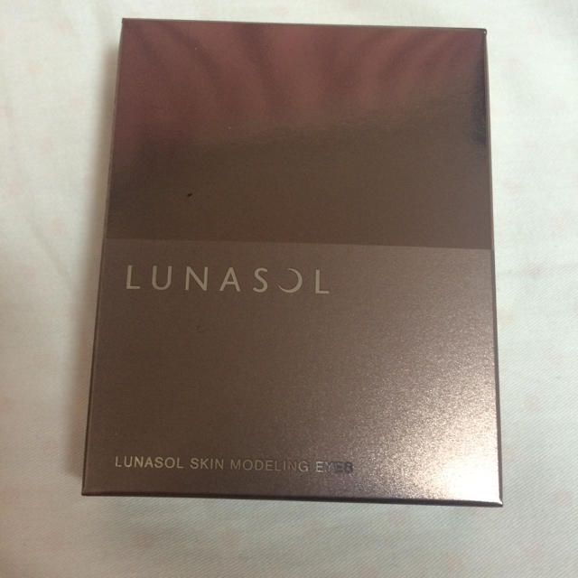 LUNASNOL  アイシャドウ 新品