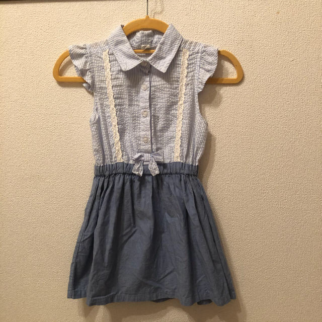 デニムワンピース☆リボン☆袖フリフリ120 キッズ/ベビー/マタニティのキッズ服女の子用(90cm~)(ワンピース)の商品写真