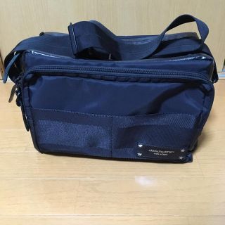 アルティザンアンドアーティスト(Artisan&Artist)のARTISAN&ARTIST カメラバッグ MCAM-1100(ケース/バッグ)