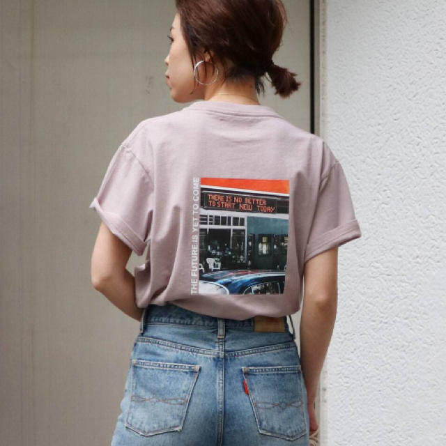 Ungrid(アングリッド)の定価以下【新品】Ungrid カラーフォトTee Tシャツ 大人気 再入荷 レディースのトップス(Tシャツ(半袖/袖なし))の商品写真