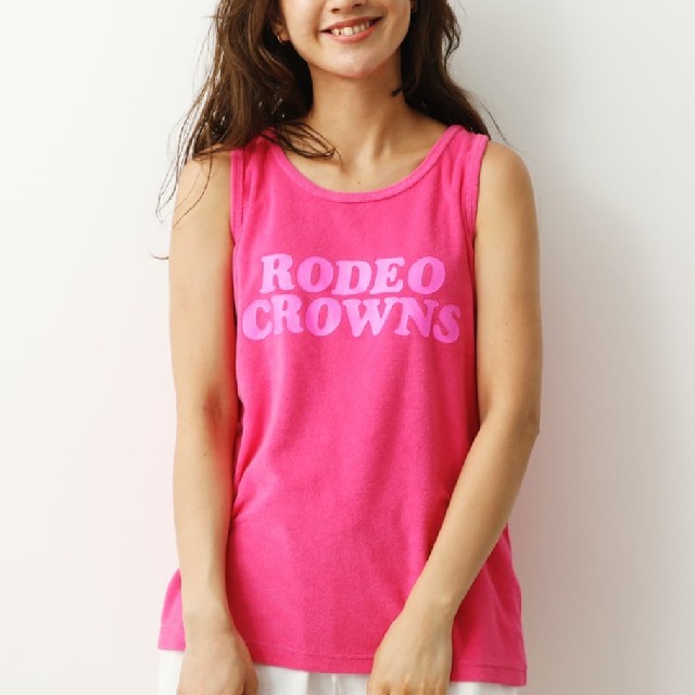RODEO CROWNS WIDE BOWL(ロデオクラウンズワイドボウル)の新品ピンク サンバルカンロボTシャツ レディースのトップス(Tシャツ(半袖/袖なし))の商品写真