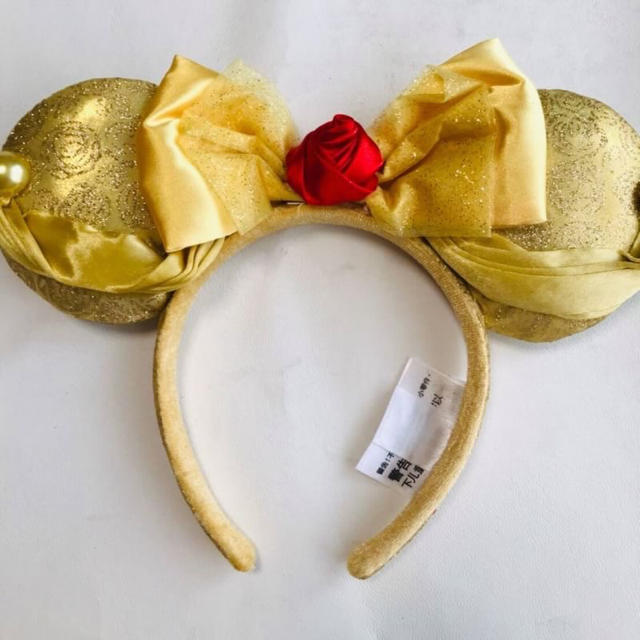 Disney(ディズニー)の《ディズニー再開❣️》新品美女と野獣ベルイエローローズリボンカチューシャ薔薇黄色 レディースのヘアアクセサリー(カチューシャ)の商品写真