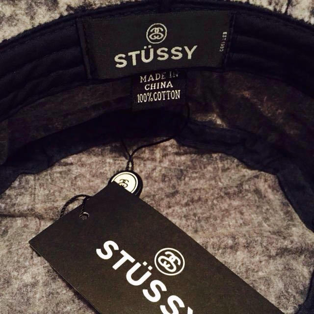 STUSSY(ステューシー)のSTUSSYバケットハットデニムネイビー レディースの帽子(ハット)の商品写真