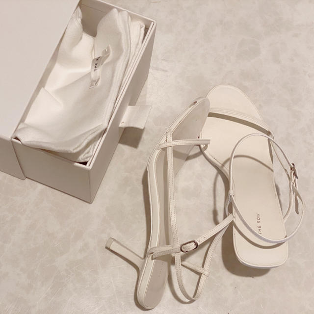 therow bare sandal ザロウ　サンダル