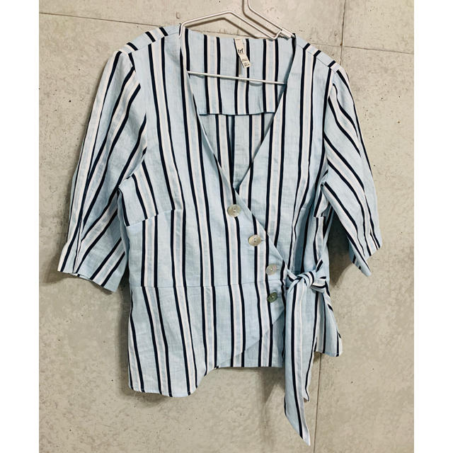 ZARA(ザラ)のZARA 夏　ストライプシャツ レディースのトップス(シャツ/ブラウス(半袖/袖なし))の商品写真