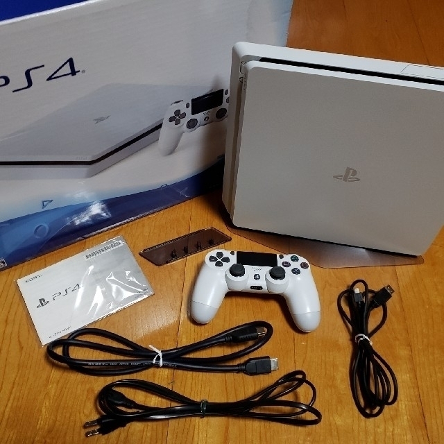 PlayStation4(プレイステーション4)のSONY PlayStation4 本体 CUH-2100AB02 白 エンタメ/ホビーのゲームソフト/ゲーム機本体(家庭用ゲーム機本体)の商品写真