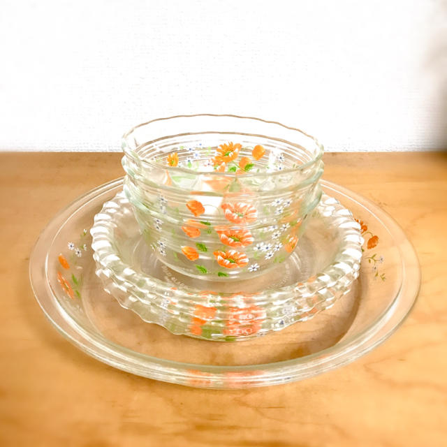 Pyrex(パイレックス)のオールドパイレックス メリーフラワーシリーズ 食器7点セット インテリア/住まい/日用品のキッチン/食器(食器)の商品写真