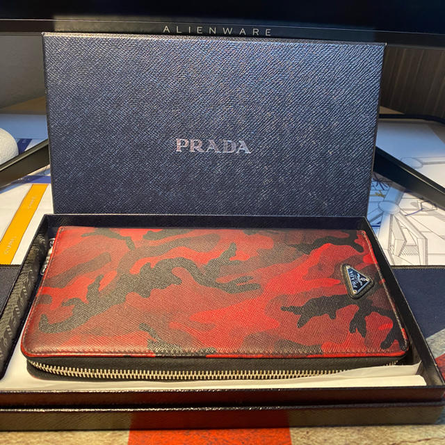 PRADA 限定モデル ドキュメントホルダー 長財布