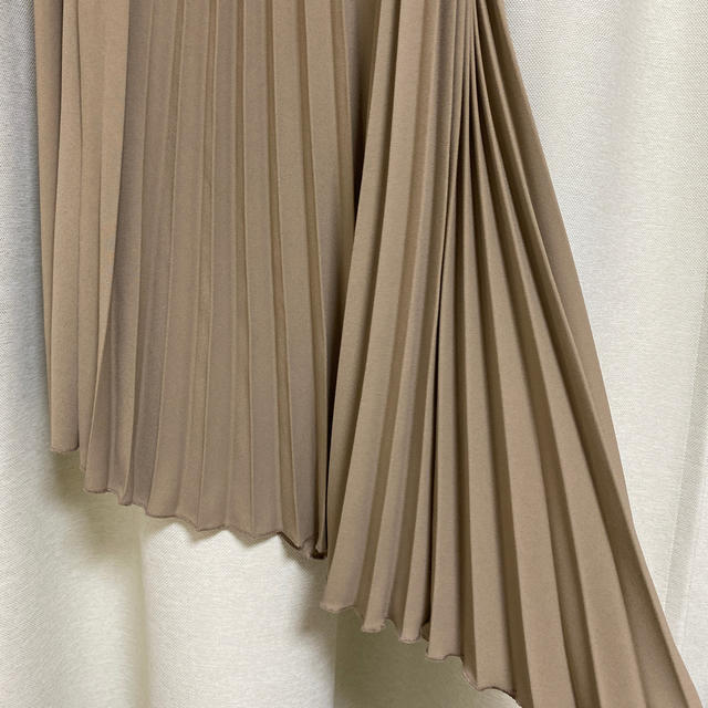 ZARA(ザラ)のZARA✳︎アシメプリーツスカート✳︎ザラ レディースのスカート(ひざ丈スカート)の商品写真