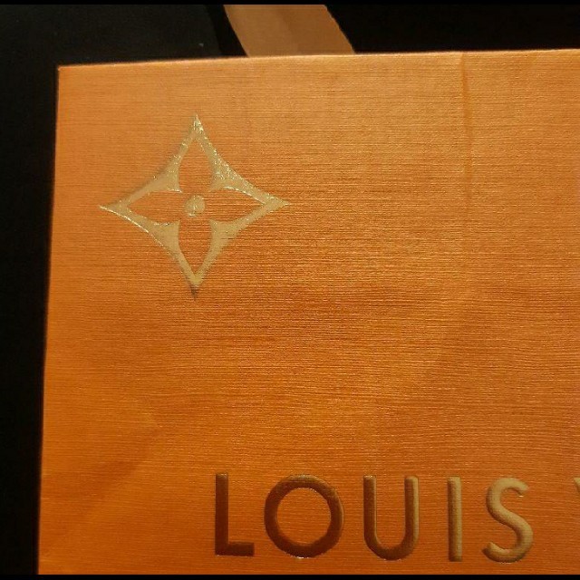 LOUIS VUITTON(ルイヴィトン)のルイヴィトン　紙袋　LOUIS VUITTON レディースのバッグ(ショップ袋)の商品写真