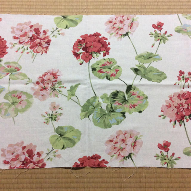 54%OFF!】 ローラアシュレイ 布 生地 着分 ハンドメイド 洋裁 薔薇 ...