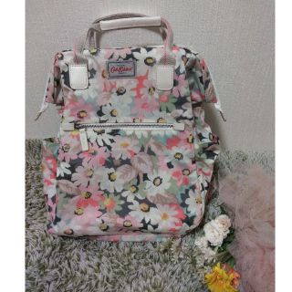 キャスキッドソン(Cath Kidston)のパープルローズ様専用　新品　キャスキッドソン　花柄　リュック(リュック/バックパック)