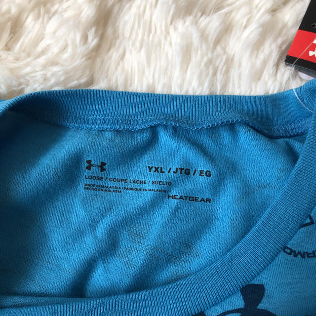 UNDER ARMOUR(アンダーアーマー)のUnder Armoir YXL Tシャツ　タグ付き キッズ/ベビー/マタニティのキッズ服男の子用(90cm~)(Tシャツ/カットソー)の商品写真