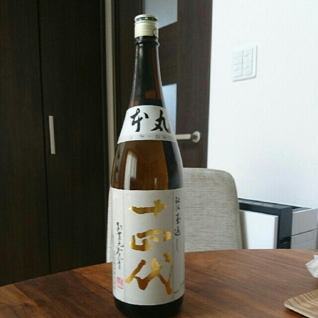 日本酒　十四代　本丸（秘伝玉返し）一升瓶