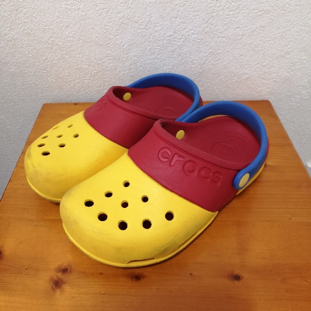 crocs(クロックス)のcrocs　クロックス　ジュニア　J2 　20センチ　 キッズ/ベビー/マタニティのキッズ靴/シューズ(15cm~)(サンダル)の商品写真