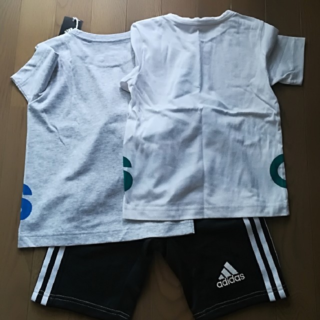 adidas(アディダス)の110㎝　adidas　ティーシャツ　ハーフパンツセット キッズ/ベビー/マタニティのキッズ服男の子用(90cm~)(パンツ/スパッツ)の商品写真