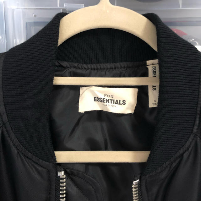 FEAR OF GOD(フィアオブゴッド)のfog essentials bomber jacket ボンバージャケット  レディースのジャケット/アウター(ミリタリージャケット)の商品写真