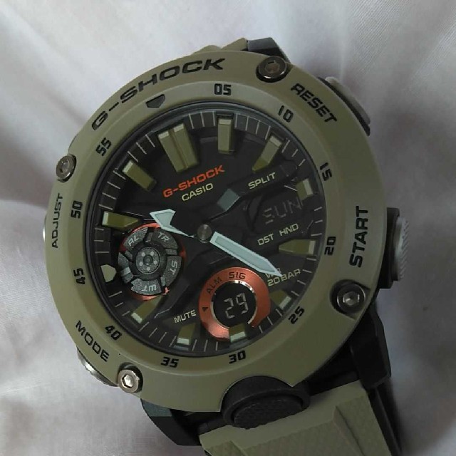 G-SHOCK(ジーショック)のるんるん様専用　G-SHOCK カーボンコアガード構造 新品 正規品 2 メンズの時計(腕時計(アナログ))の商品写真