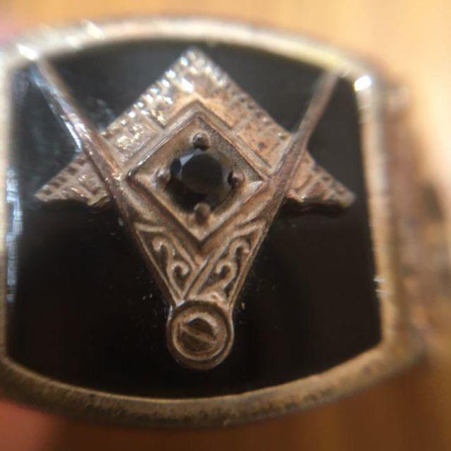 フリーメイソン 黒石付シルバー刻印リング（90016285） メンズのアクセサリー(リング(指輪))の商品写真