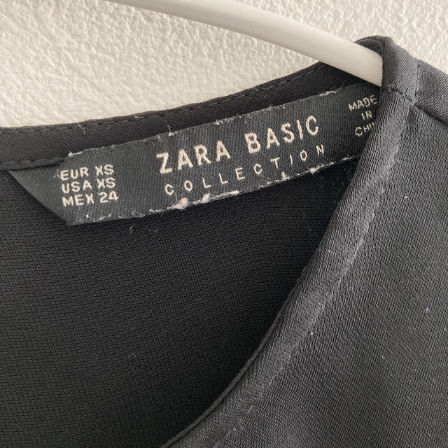 ZARA(ザラ)のZARA BASIC プリーツ切り替えカットソー　 レディースのトップス(カットソー(半袖/袖なし))の商品写真