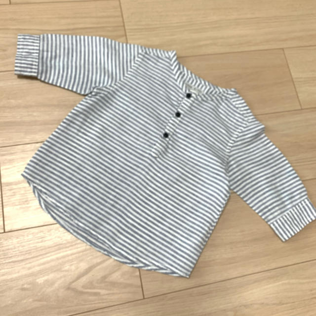 ZARA KIDS(ザラキッズ)のZARAbaby ZARAkids ノーカラー シャツ　ボーダー　98 キッズ/ベビー/マタニティのキッズ服男の子用(90cm~)(Tシャツ/カットソー)の商品写真