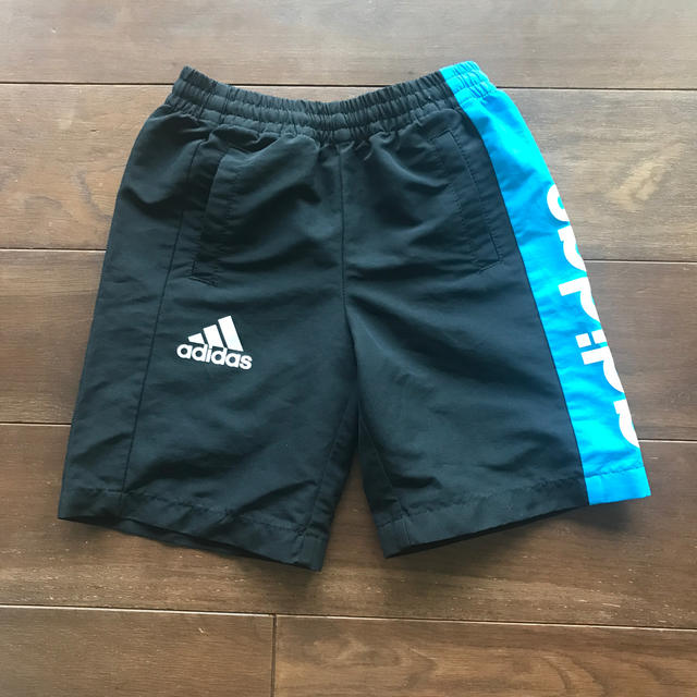 adidas(アディダス)の【アディダス】adidas ハーフパンツ　ランニング　サイズ100 スポーツ/アウトドアのランニング(ウェア)の商品写真