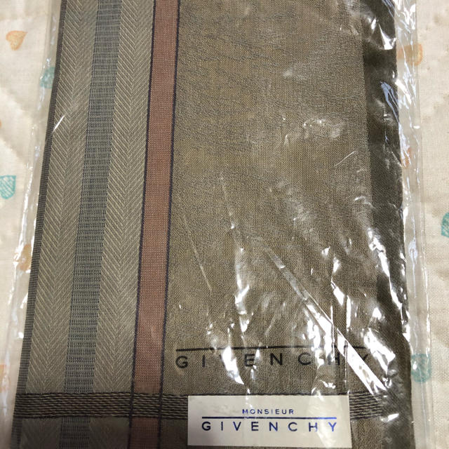 GIVENCHY(ジバンシィ)のジバンシー　ハンカチ　新品 メンズのファッション小物(ハンカチ/ポケットチーフ)の商品写真